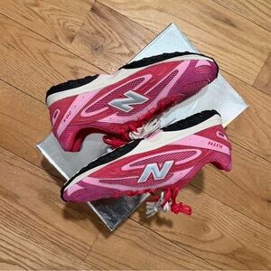 New Balance x Kith 204l
pink and red exclusive
Size 9.5